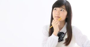 高校受験の勉強をする生徒