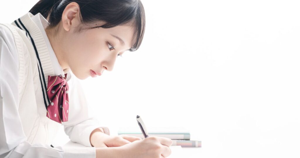 共通テスト追試験に向けて勉強する生徒
